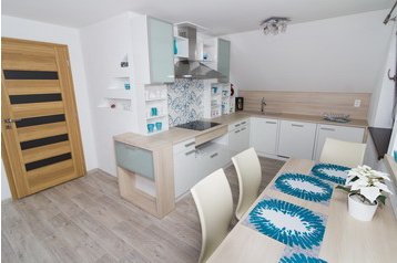 Vasaras māja Valča 8